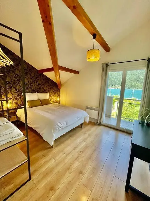 Holiday home Casa Verso, Au Bord Du Lac D'Annecy Avec Vue Doussard