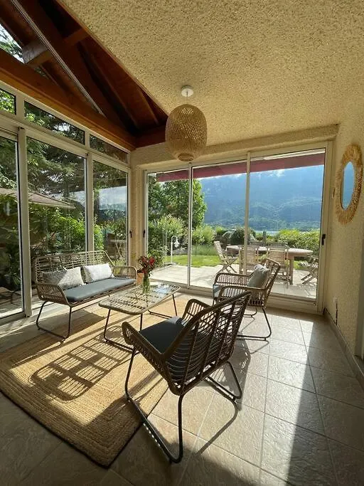 Casa Verso, Au Bord Du Lac D'Annecy Avec Vue Doussard Holiday home